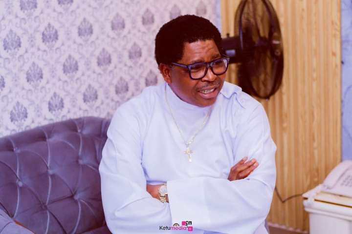 V/S/E TOSHO OSHOFFA SHOW LOVE TO A PARISH.