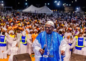 BABA ODUMBAKU LEADS THOUSANDS TO PRAY FOR NIGERIA!!!! A Night of Gratitude, Praise, Deliverance & Hope at the 21st Annual Soul Winner Ambassador Crusade