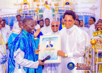 EVANG. SOLOMON OSHOFFA HONOURED AT CCC BEULAH PARISH, WARRI, DELTA STATE! ACKNOWLEDGES PROPHET ASIAVA’S PROPHETIC IMPACT.