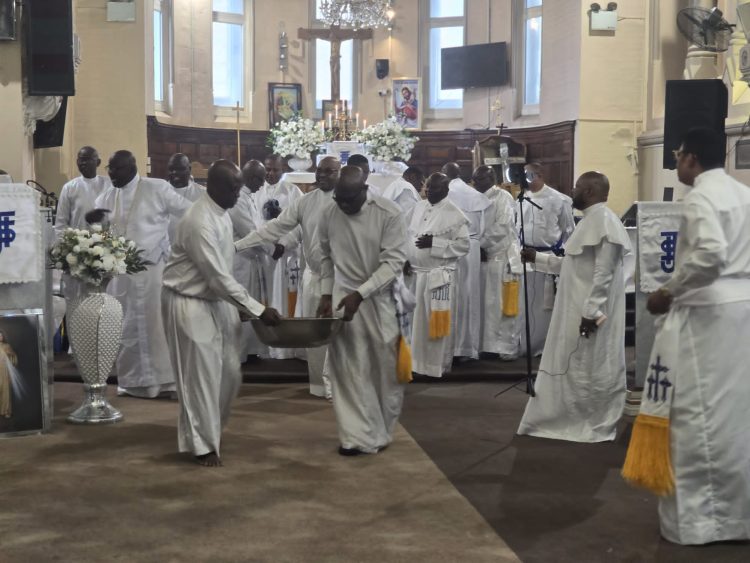 PRESS RELEASE! REPORT ON THE SHEPHERD AND CHURCH WORKERS WASHING OF FEET AND HOLY COMMUNION SERVICE! CCC UK DIOCESE – HOLY WEEK TUESDAY.